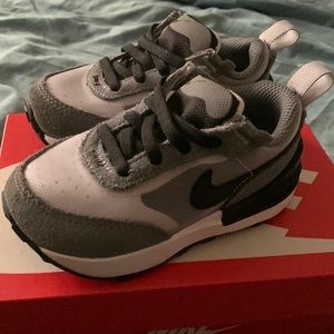 Nike Waffle Trainer 2 Toddler size 6
